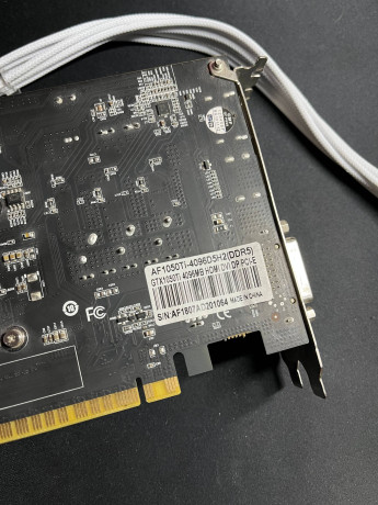 prodam-videokartu-gtx-1050-ti-4gb-belyi-provod-pitaniia-v-podarok-19999-torg-big-1