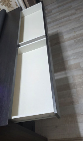 prodam-astana-stol-ikea-micke-v-xorosem-sostoianii-cernyi-1425075est-kabel-kanal-vnutri-dlia-big-1