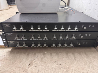 usiliteli-zvuka-i-audiomiksery-takze-est-kombinirovannyi-usilok-s-audio-mikserom