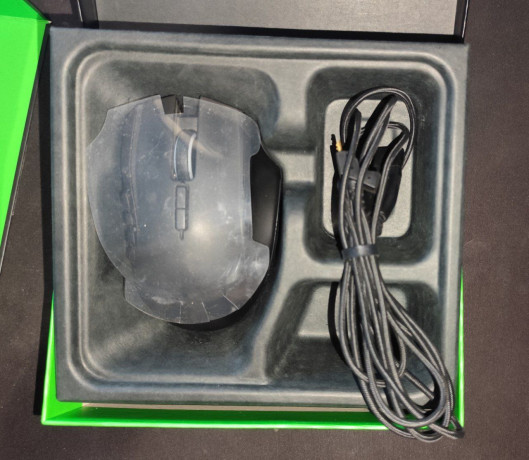 prodam-igrovuiu-mys-razer-naga-epic-chroma-big-1