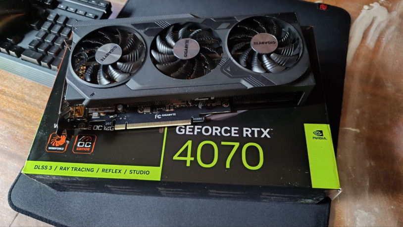 prodam-videokartu-gigabyte-geforce-rtx-4070-windforce-oc-12-gb-big-2