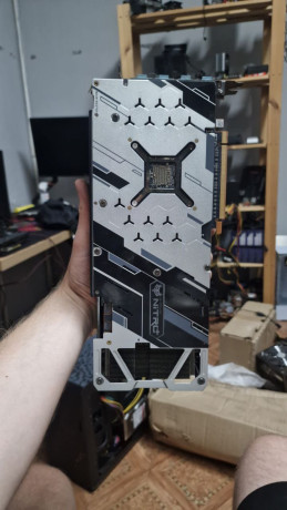 rx-5700xt-8gb-big-1