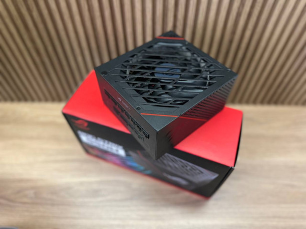 prodam-blok-pitaniia-asus-rog-strix-550w-stoiala-v-sborke-15-goda-domasnego-ispolzovaniia-ne-vskryval-big-1