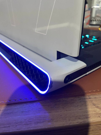 dell-alienware-x17-r2-big-1