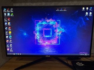 monitor-asus-rog-245-240mhz-v-otlicnom-sostoianii-korobki-net