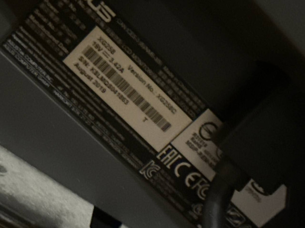 monitor-asus-rog-245-240mhz-v-otlicnom-sostoianii-korobki-net-big-2