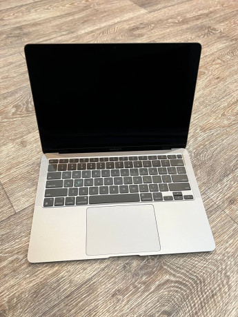 macbook-air-13-otlicnoe-sostoianie-big-1