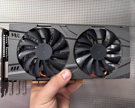 rx-580-8gb-big-0