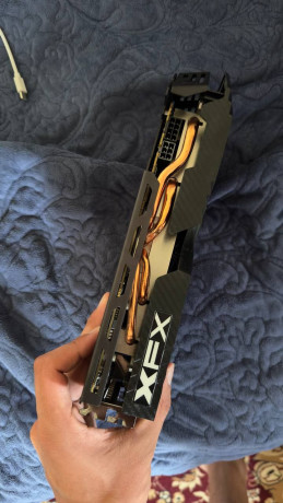 prodam-videokartu-xfx-rx-590-8gb-big-3