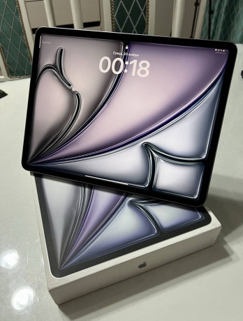 apple-ipad-air-6-pokoleniia-2024-goda-na-processore-m2-13-diuimov-256gb-space-grey-big-2