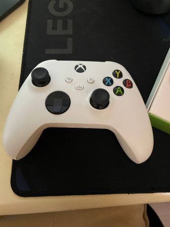 xbox-wireless-controller-big-2