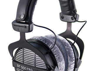 astana-kupliu-beyerdynamic-dt-990-pro-250-om-ili-yamaha-hs5-pisite-v-ls-obsudim