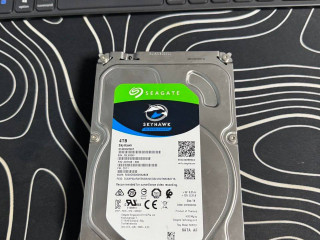 prodam-zestkii-disk-seagate-skyhawk-4tb