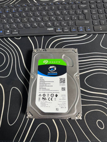 prodam-zestkii-disk-seagate-skyhawk-4tb-big-0