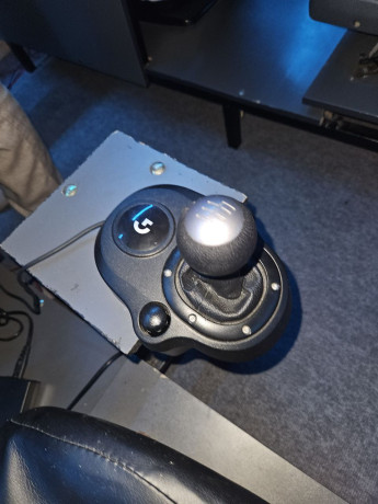 rul-logitech-g29-kpp-logitech-force-shifter-big-1