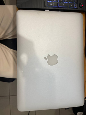 prodaiu-macbook-air-13-model-a1466-early-2015-nadeznyi-i-kompaktnyi-noutbuk-dlia-uceby-raboty-big-3