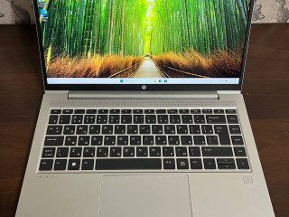 ofisnyi-nout-v-otlicnom-sostoianii-s-korobkoi-i-zariadkoi-i3-1215u8256gb-nvme-115kastanatorg