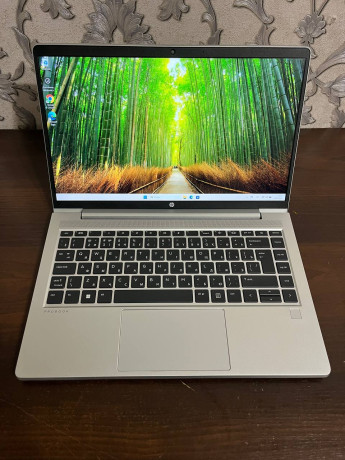ofisnyi-nout-v-otlicnom-sostoianii-s-korobkoi-i-zariadkoi-i3-1215u8256gb-nvme-115kastanatorg-big-0