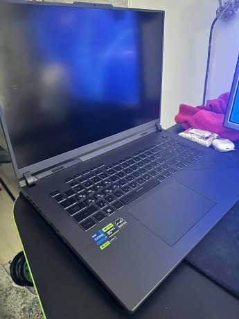 prodam-asus-rog-striks-18-diuimov-big-0