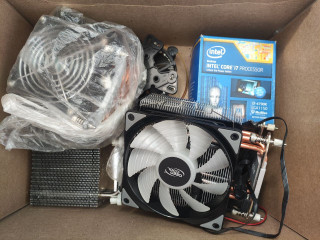 korobka-s-raznymi-kulerami-sredi-krutogo-tut-deepcool-gammax-kakoi-to-tam-iz-minusov-krepleniia-to