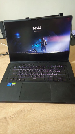 noutbuk-rog-zephyrus-m16-16-gu603zm-k8005w-2022-big-4
