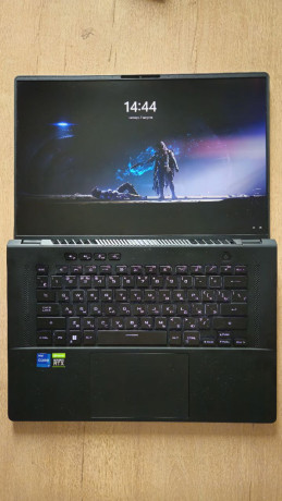 noutbuk-rog-zephyrus-m16-16-gu603zm-k8005w-2022-big-3