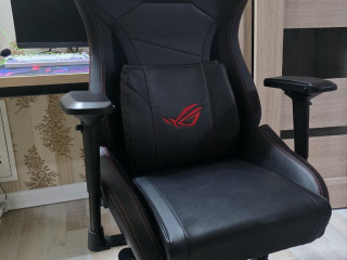 prodam-astana-igrovoe-kreslo-asus-rog-sl300-gazlift-4-klassa-multiblok-4d-podlokotniki-v-otli