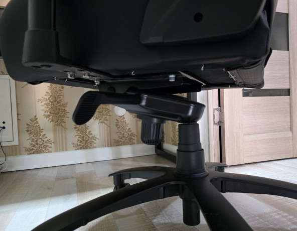 prodam-astana-igrovoe-kreslo-asus-rog-sl300-gazlift-4-klassa-multiblok-4d-podlokotniki-v-otli-big-4
