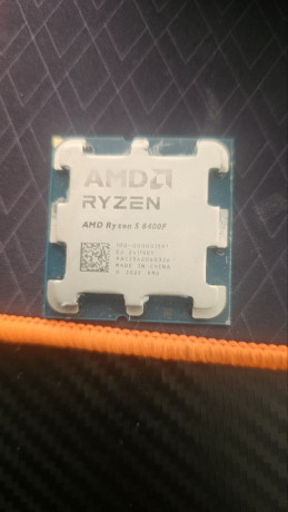 prodam-ryzen-5-8400f-na-garantii-do-sentiabria-cena-47k-almaty-big-0