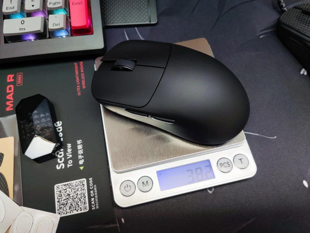 8k-mad-g-igrovaia-mys-bel-43gpaw3395-big-1