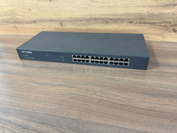 24-port-gigabite-switch-big-0