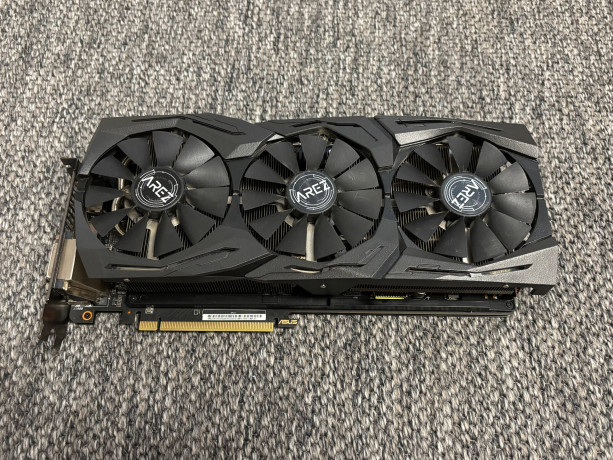 asus-arez-radeon-vega-56-big-0