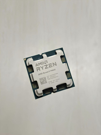 processor-amd-ryzen-9-7900x-big-0