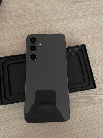 samsung-s24fe-big-2