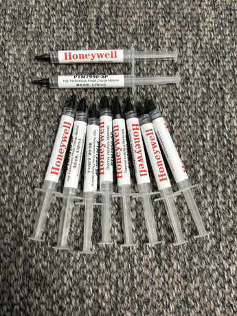 termopastu-s-fazovym-perexodom-kotoraia-ne-podverzenna-effektu-pump-out-honeywell-ptm7950-sp-big-0