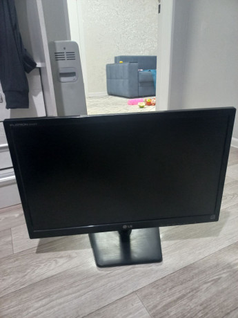 prodam-monitor-60-gerc-big-1