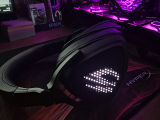 nausniki-asus-rog-delta-s-animate-bez-mikrofona-v-idealnom-sostoianii-novye-podkliucenie-po-type