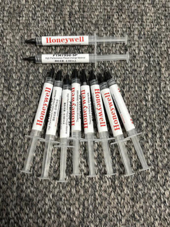 termopastu-s-fazovym-perexodom-kotoraia-ne-podverzenna-effektu-pump-out-honeywell-ptm7950-sp-big-0