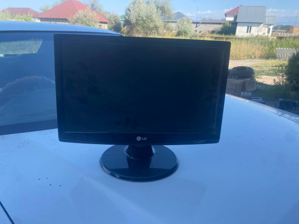 prodam-30-monitorov-v-rabocem-sostoianii-proverennye-big-0