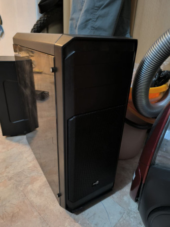 prodam-astana-korpus-aerocool-est-potertosti-na-bokovoi-stenke-11k-torg-big-0