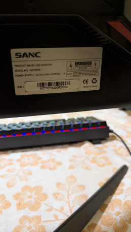 prodam-izognutyi-monitor-sanc-m2736pb-big-2