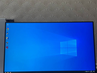 monitor-165-gerc-24-diuima-so-vsemi-provodami-v-komplekte-v-xorosem-sostoianii