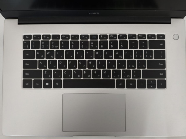 ultrabuk-huawei-matebook-d15-kak-novyi-big-3