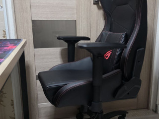 prodam-astana-igrovoe-kreslo-asus-rog-sl300-gazlift-4-klassa-multiblok-4d-podlokotniki-v-otli