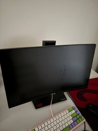 asus-tuf-gaming-144-hz-236-izognutyi-50k-big-0