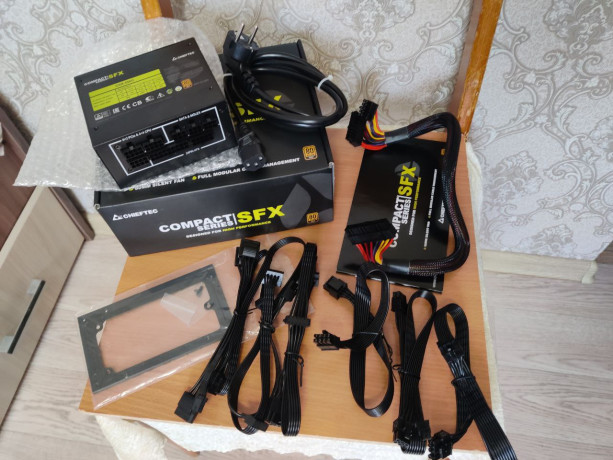 polnostiu-modulnyi-blok-pitaniia-sfx-formatta-dlia-kompaktnyx-sborok-model-chieftec-csn-550c-80plus-big-0